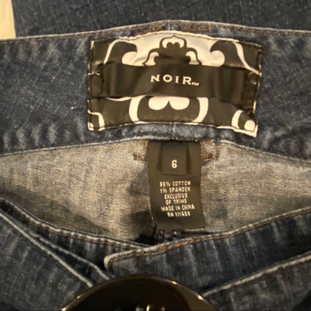 Noir capris denim jeans with attached belt - Picture 5 of 9